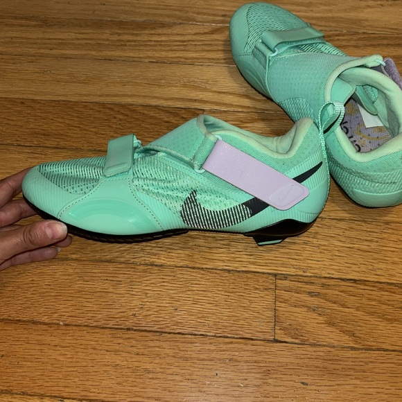 Nike cycling shoes with SPD cleats - Picture 2 of 3